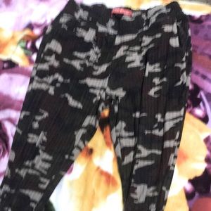 Camouflage sweat pants for women